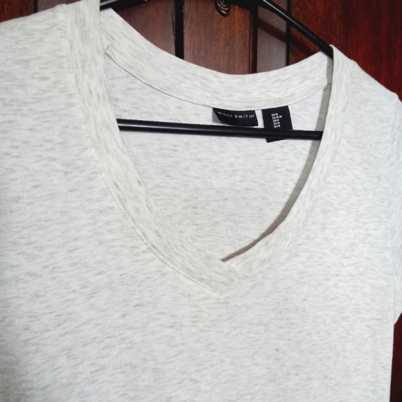 Willi Smith Heathered Grey V-Neckline Tee Shirt - Picture 6 of 9